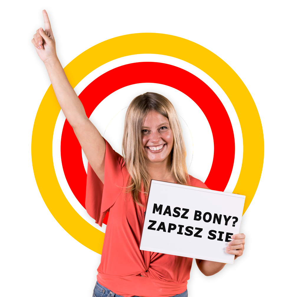 kobieta trzymająca plakietkę "Masz Bony, Zapisz się!"